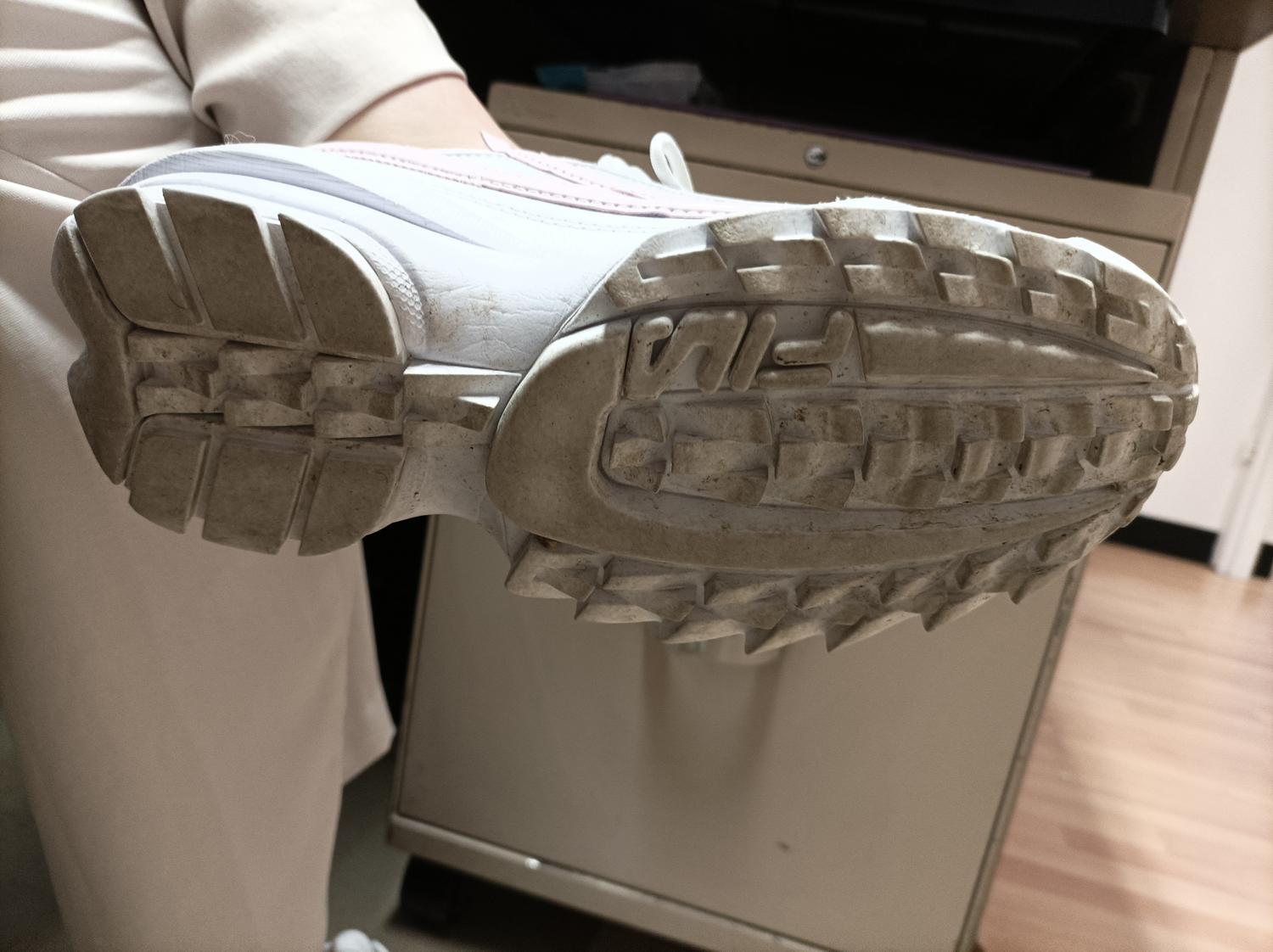 Lea_feet_officiel's media