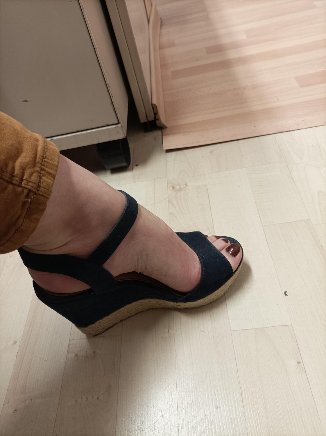 Lea_feet_officiel's media
