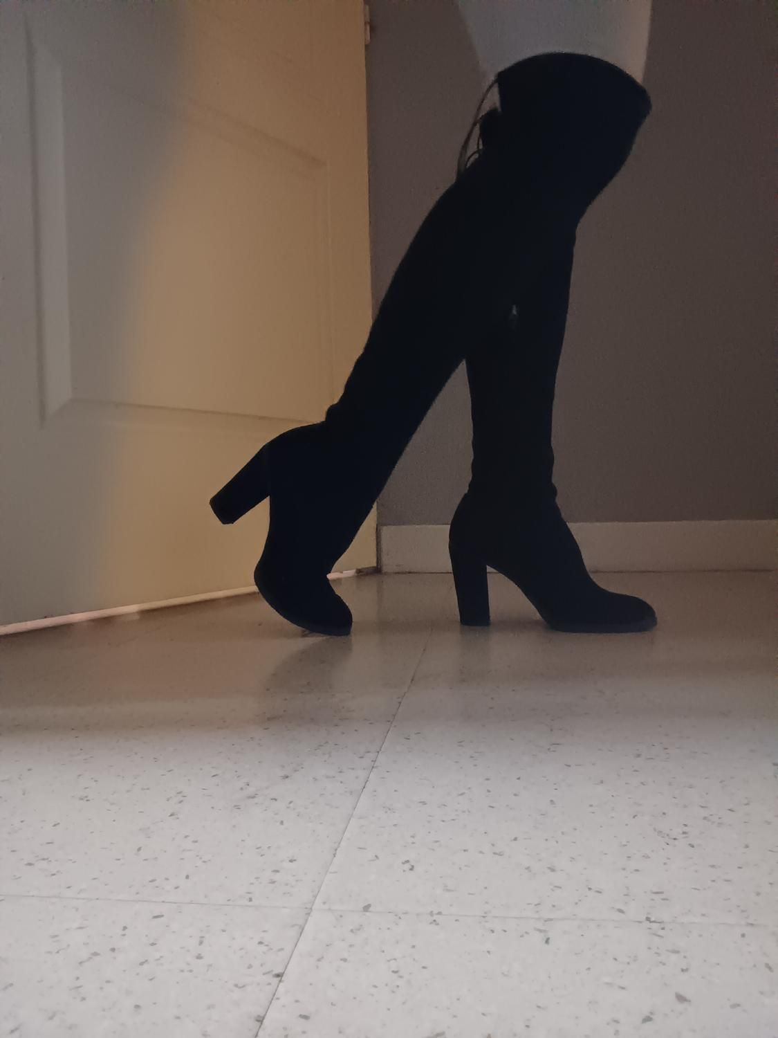 Lea_feet_officiel's media