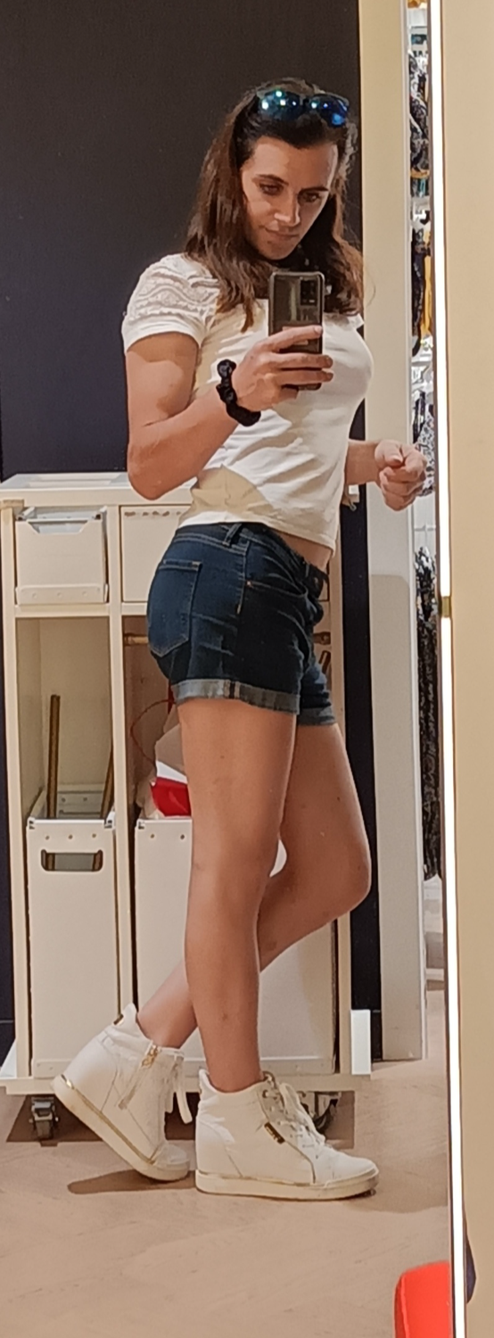 Leatgirl's media