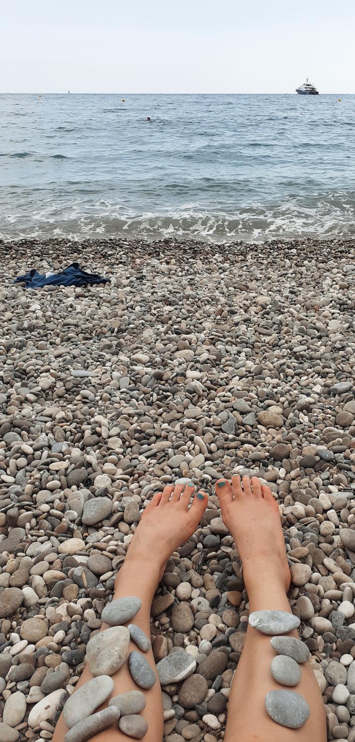 Leonora_feetworship's media