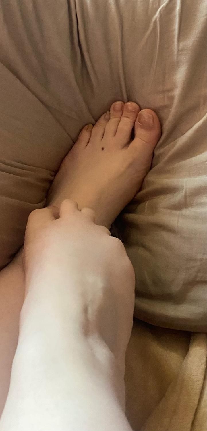 Lesadorablespiedstheadorablefeet's media