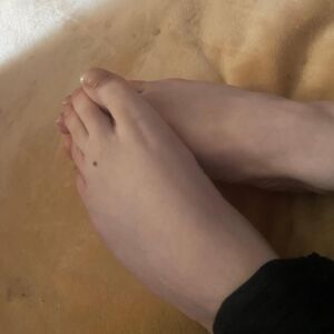 Lesadorablespiedstheadorablefeet's media