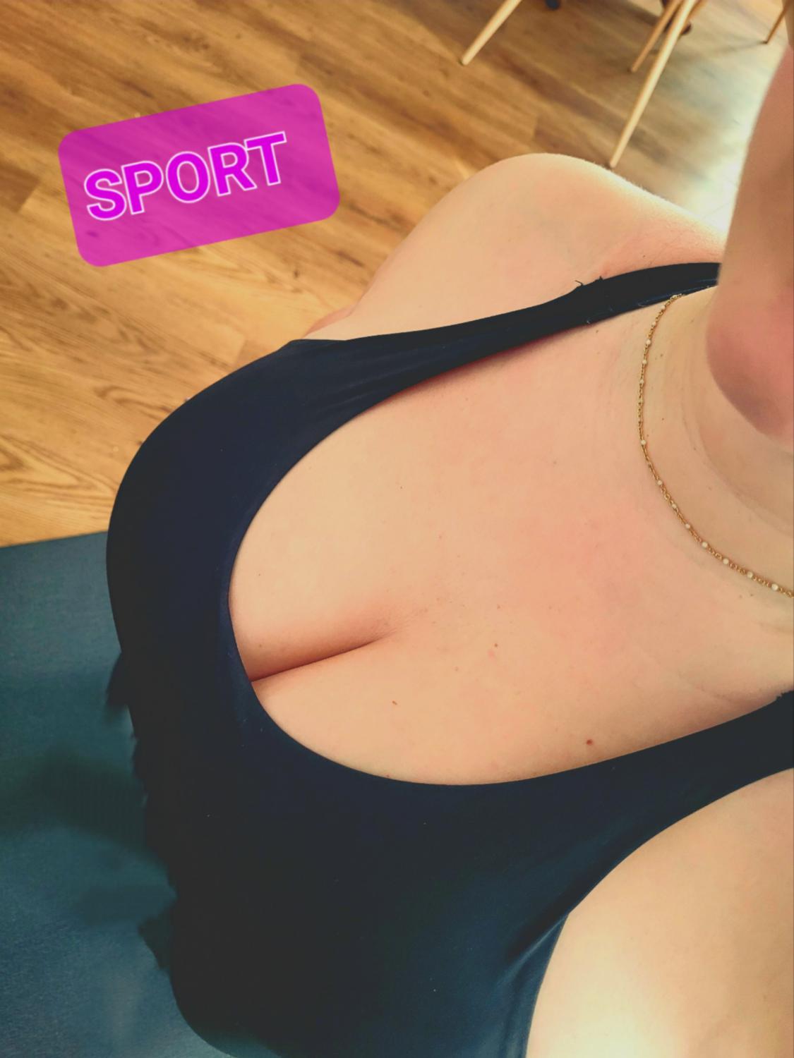 Leslie_curvy's media