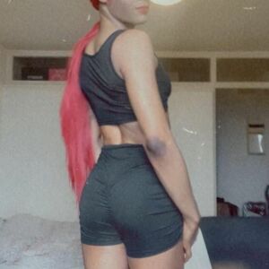 Leyonda's media