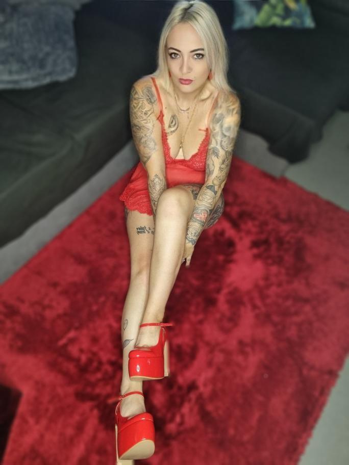 Lola_inked's media