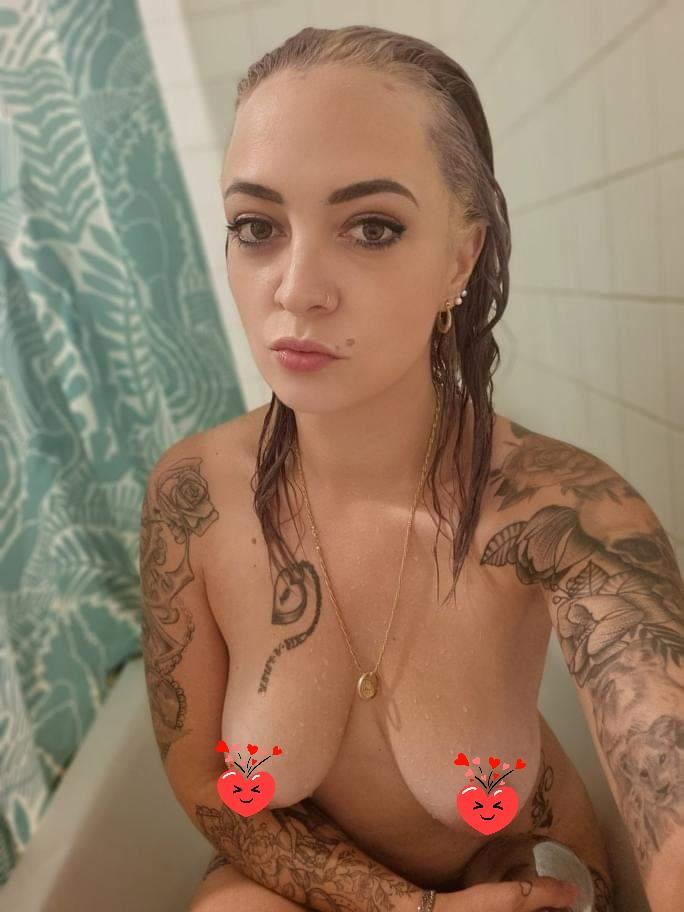 Lola_inked's media