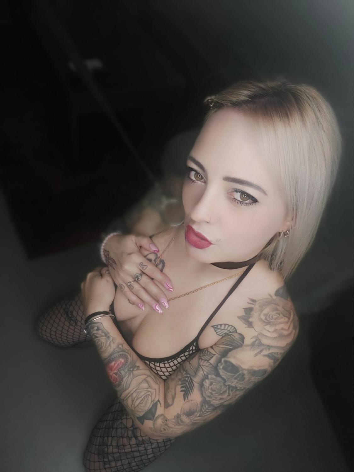 Lola_inked's media
