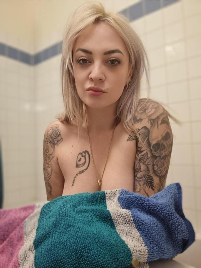 Lola_inked's media