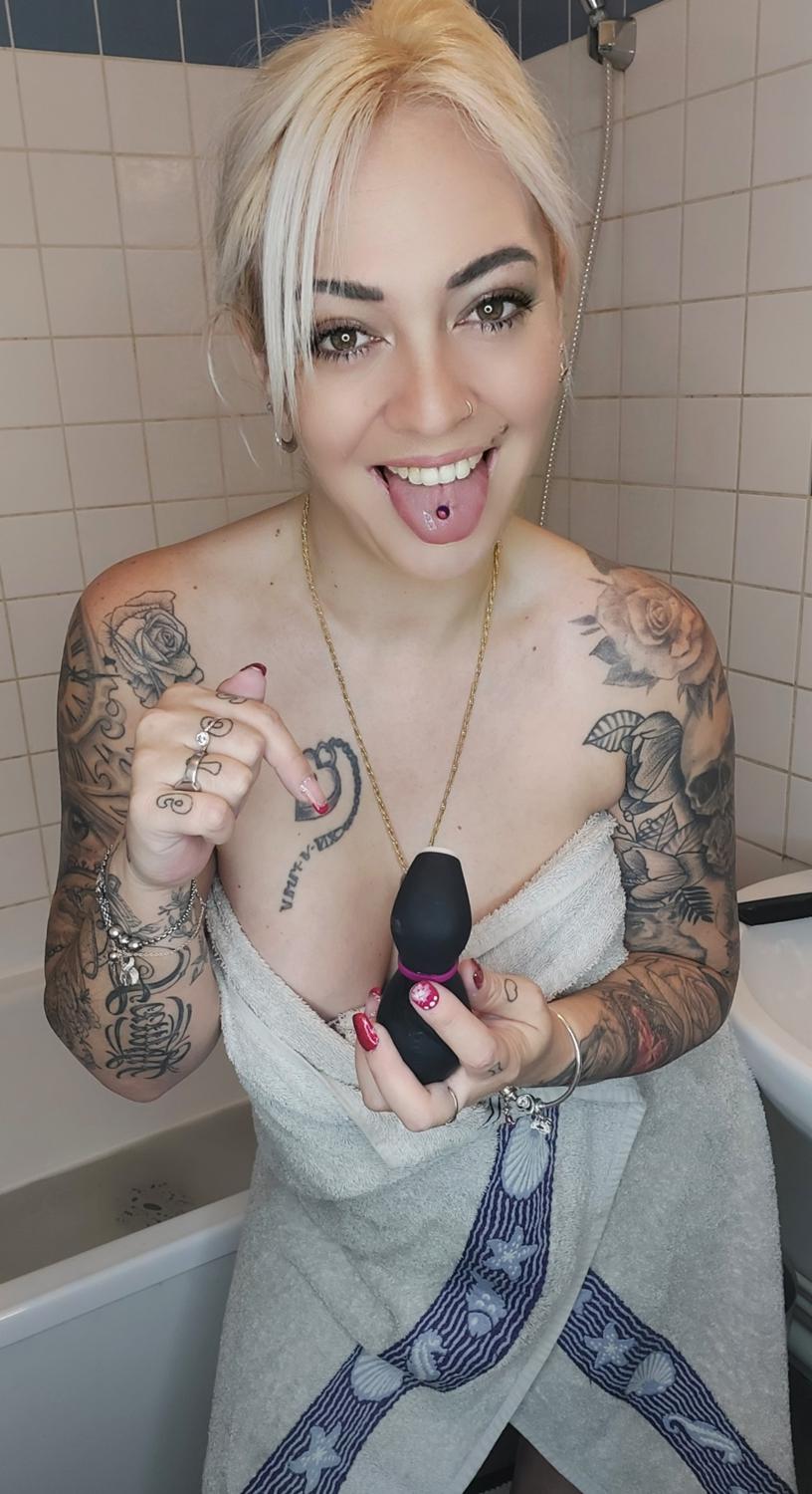Lola_inked's media