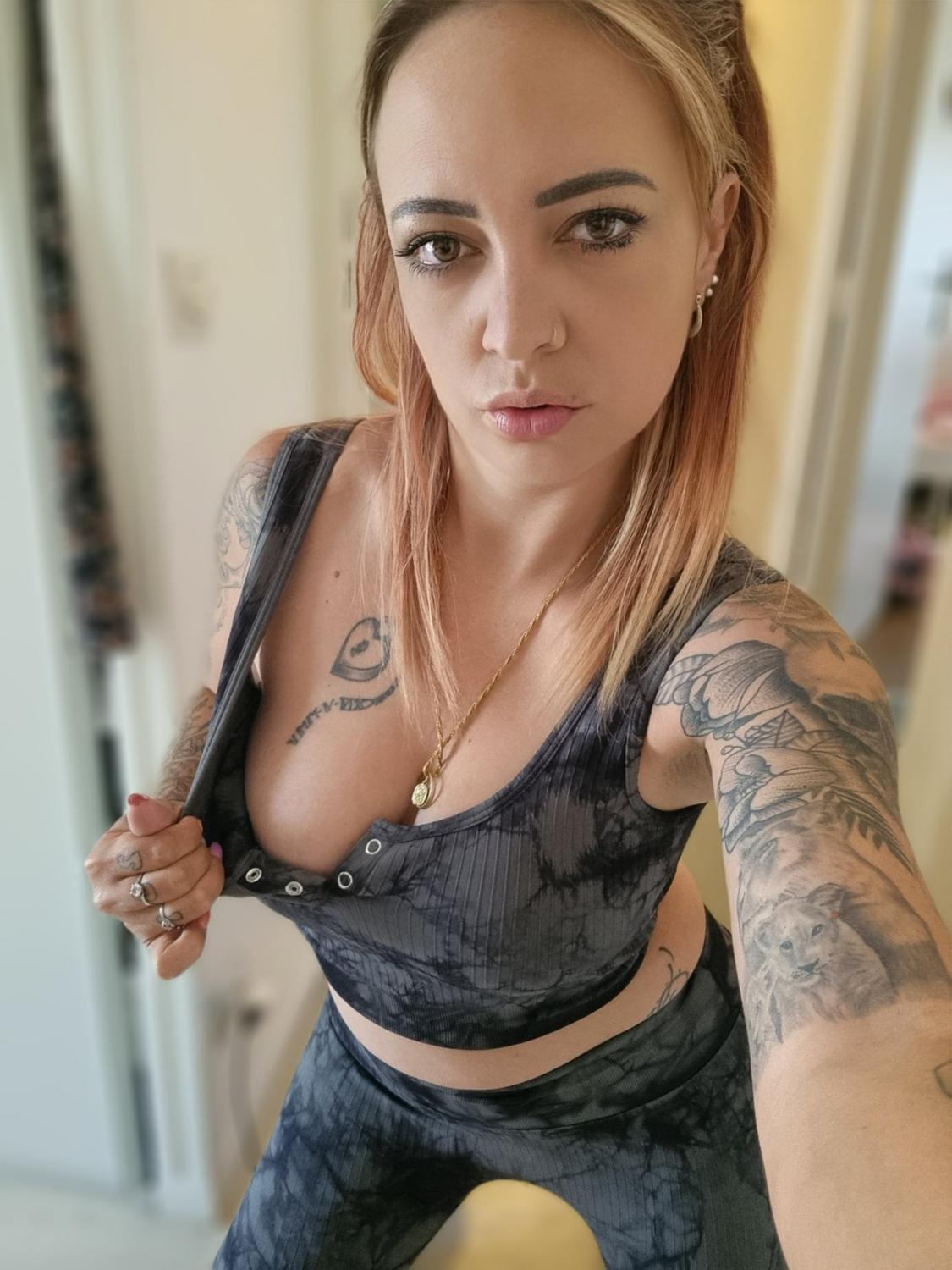 Lola_inked's media