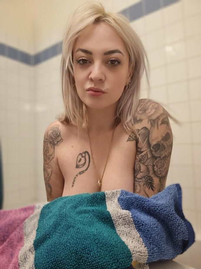 Lola_inked's media
