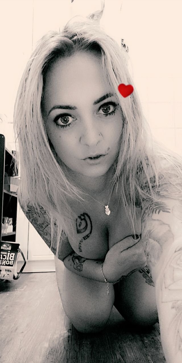 Lola_inked's media