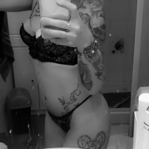 Lola_inked's media