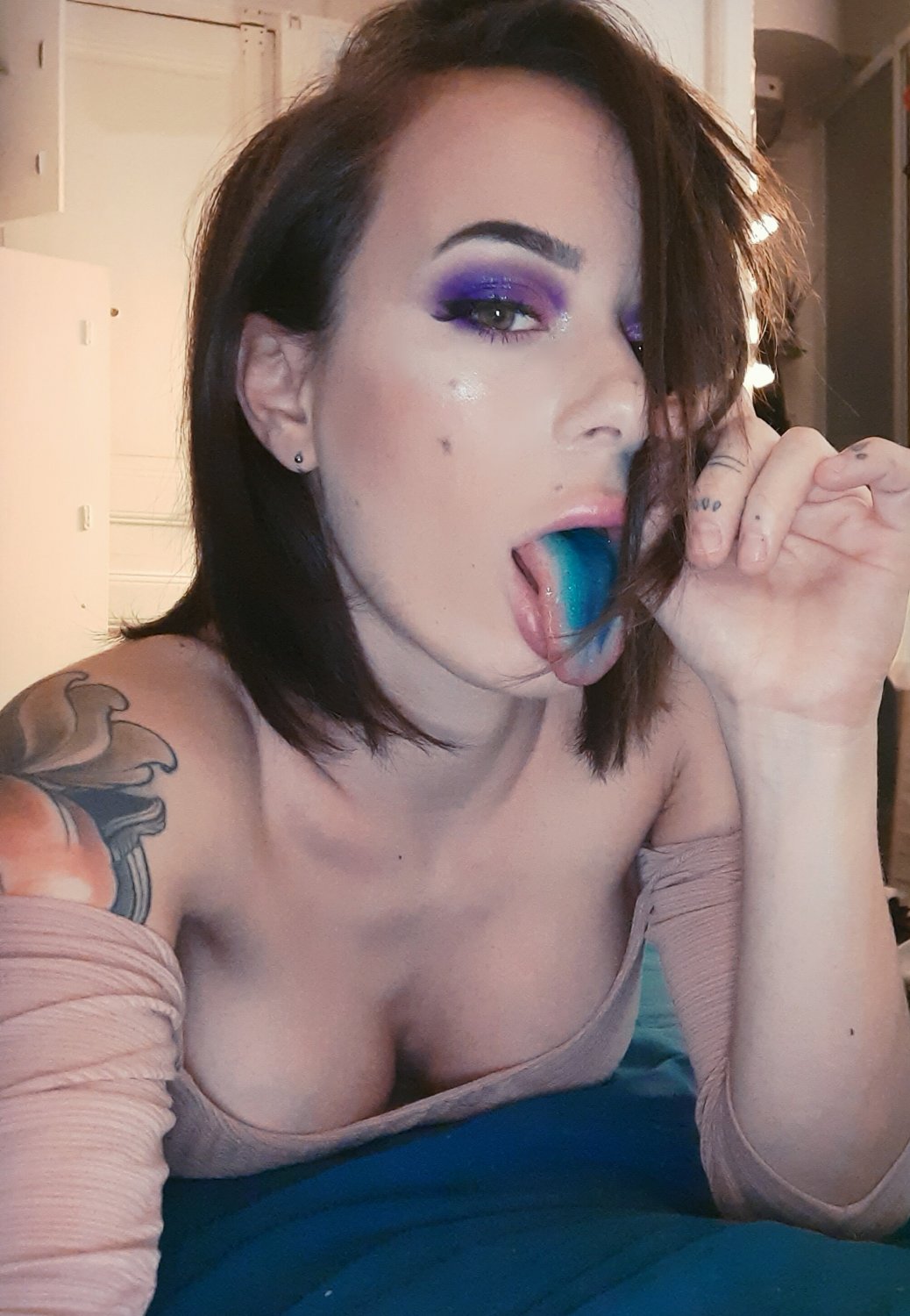 Lola_show__'s media