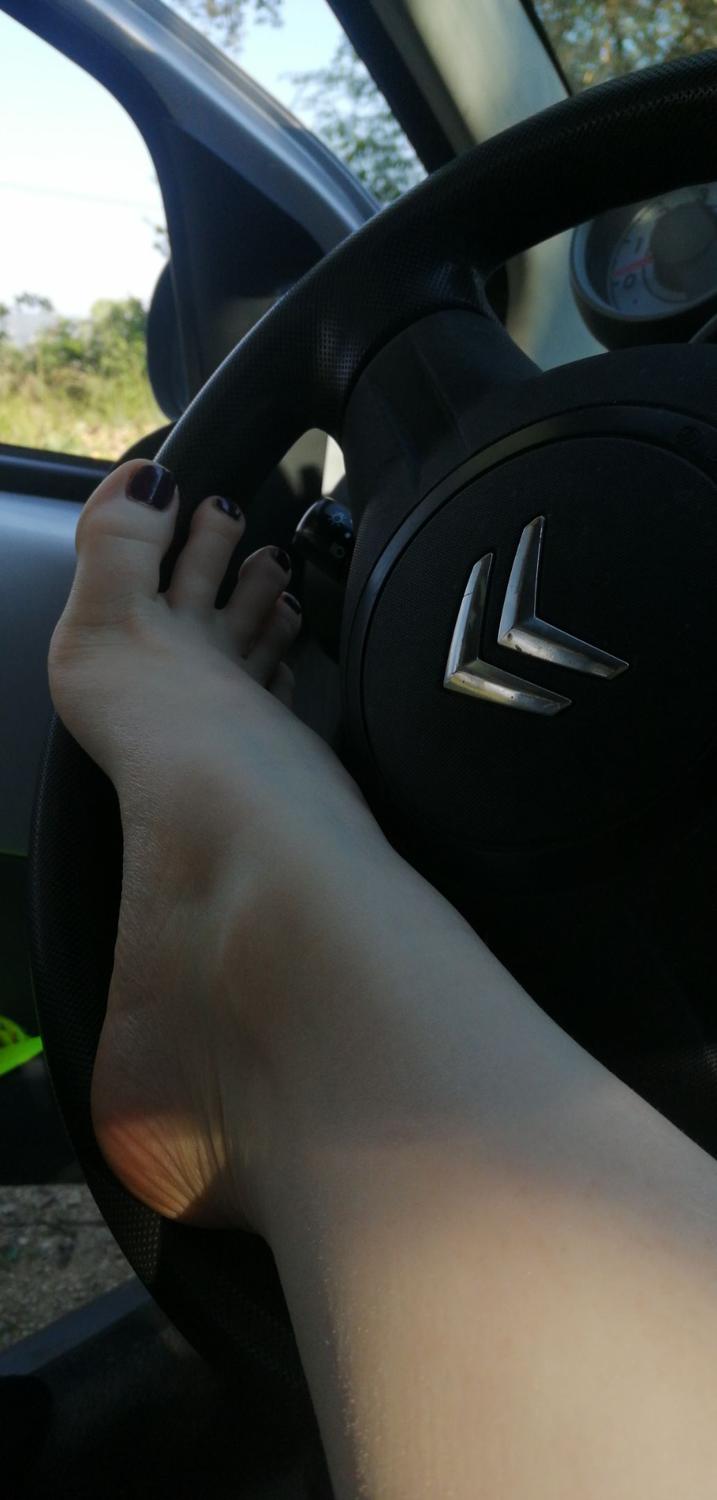 Lola_sweet_feet's media