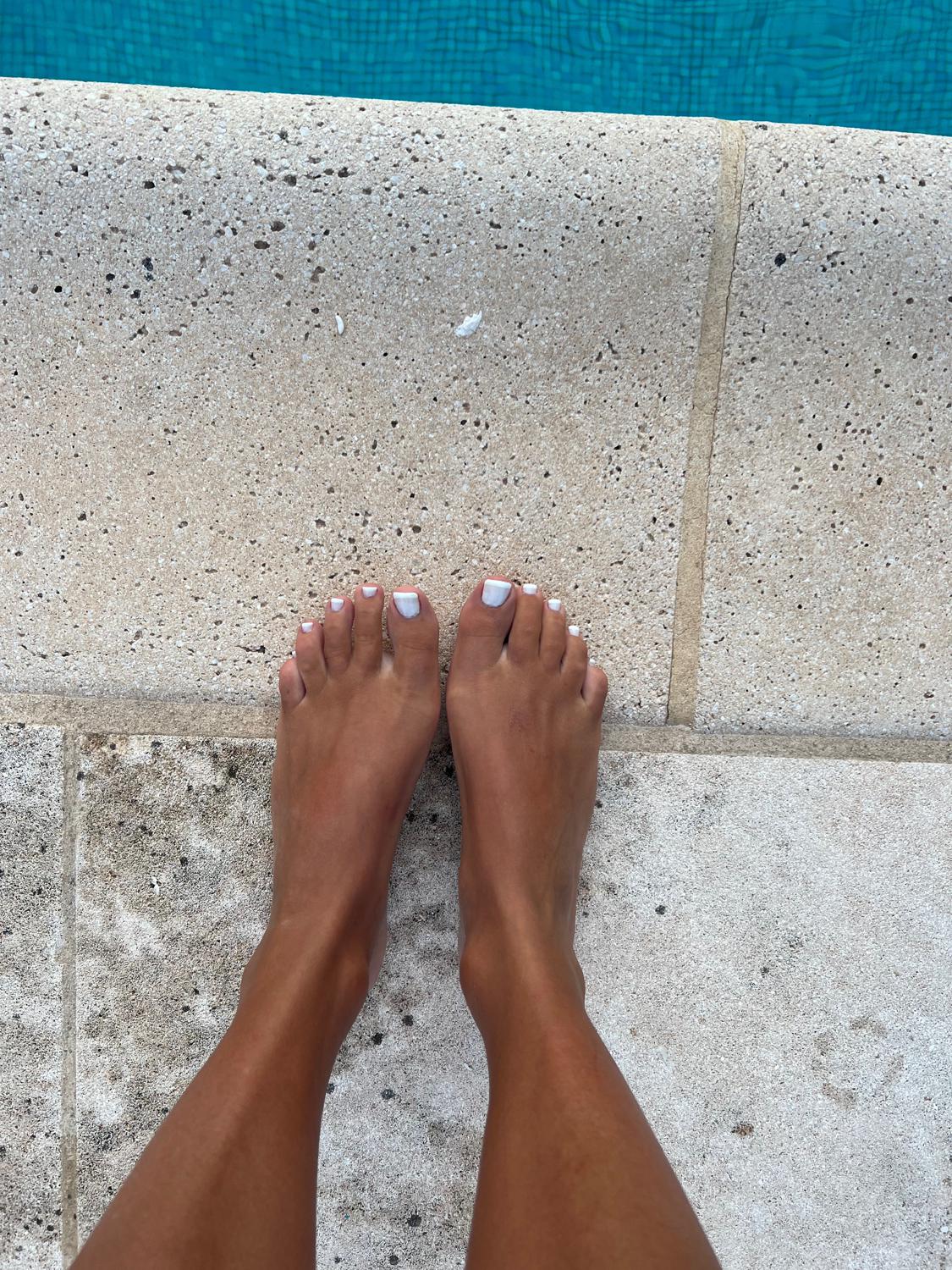 Lolabodyshape_and_feets's media