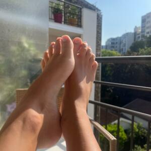Lolabodyshape_and_feets's media