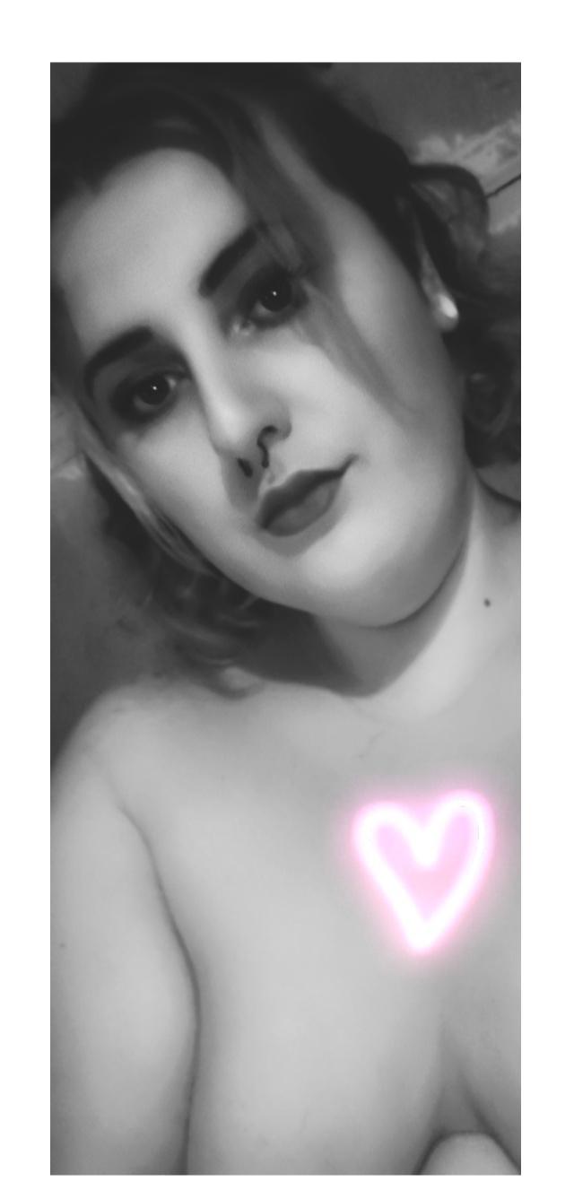 Lolaetmarine's media