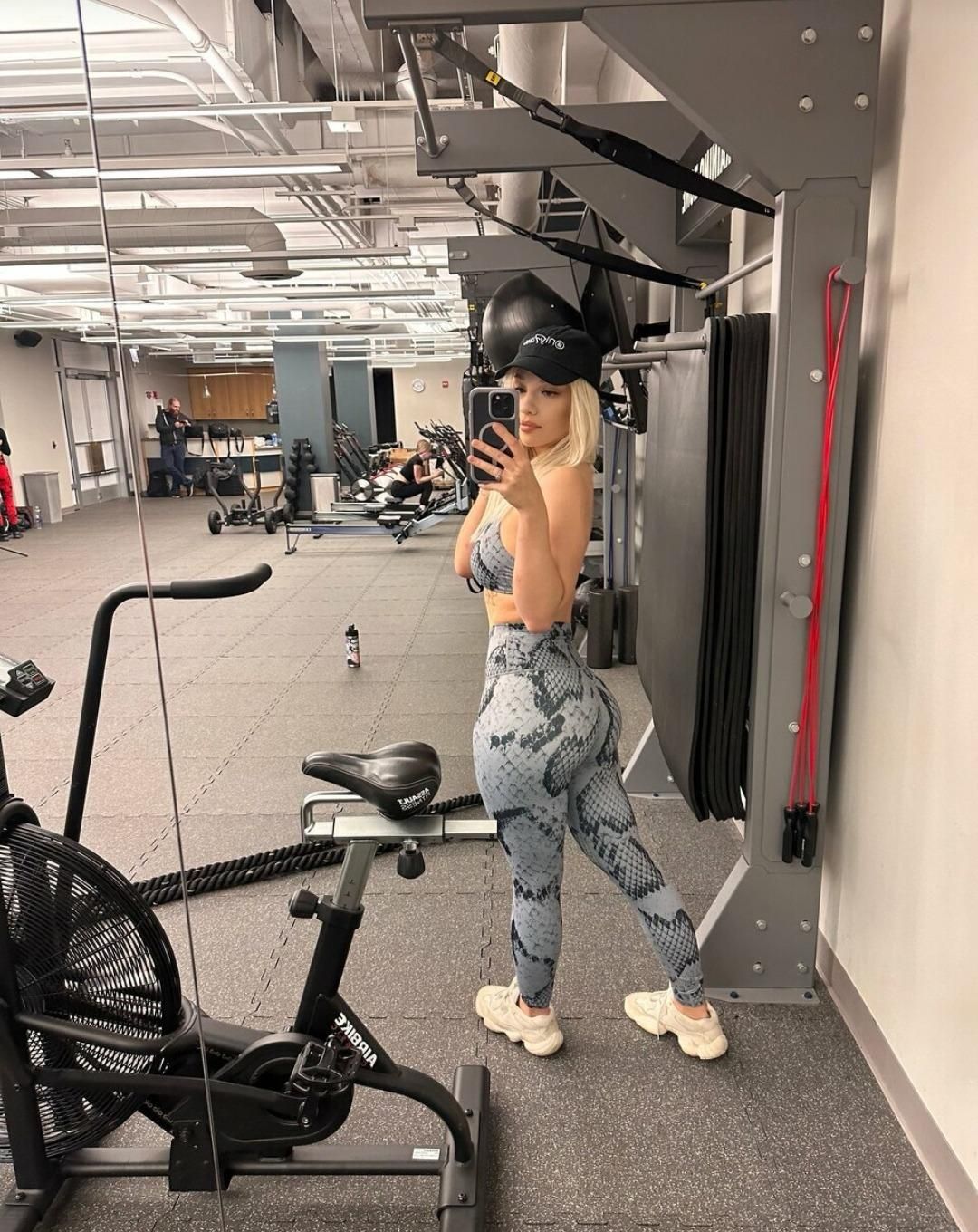 Lolaeverson's media