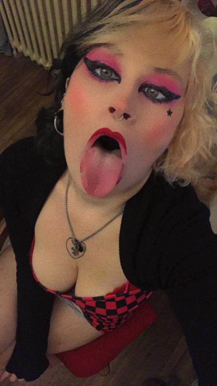 Lolahysteria's media