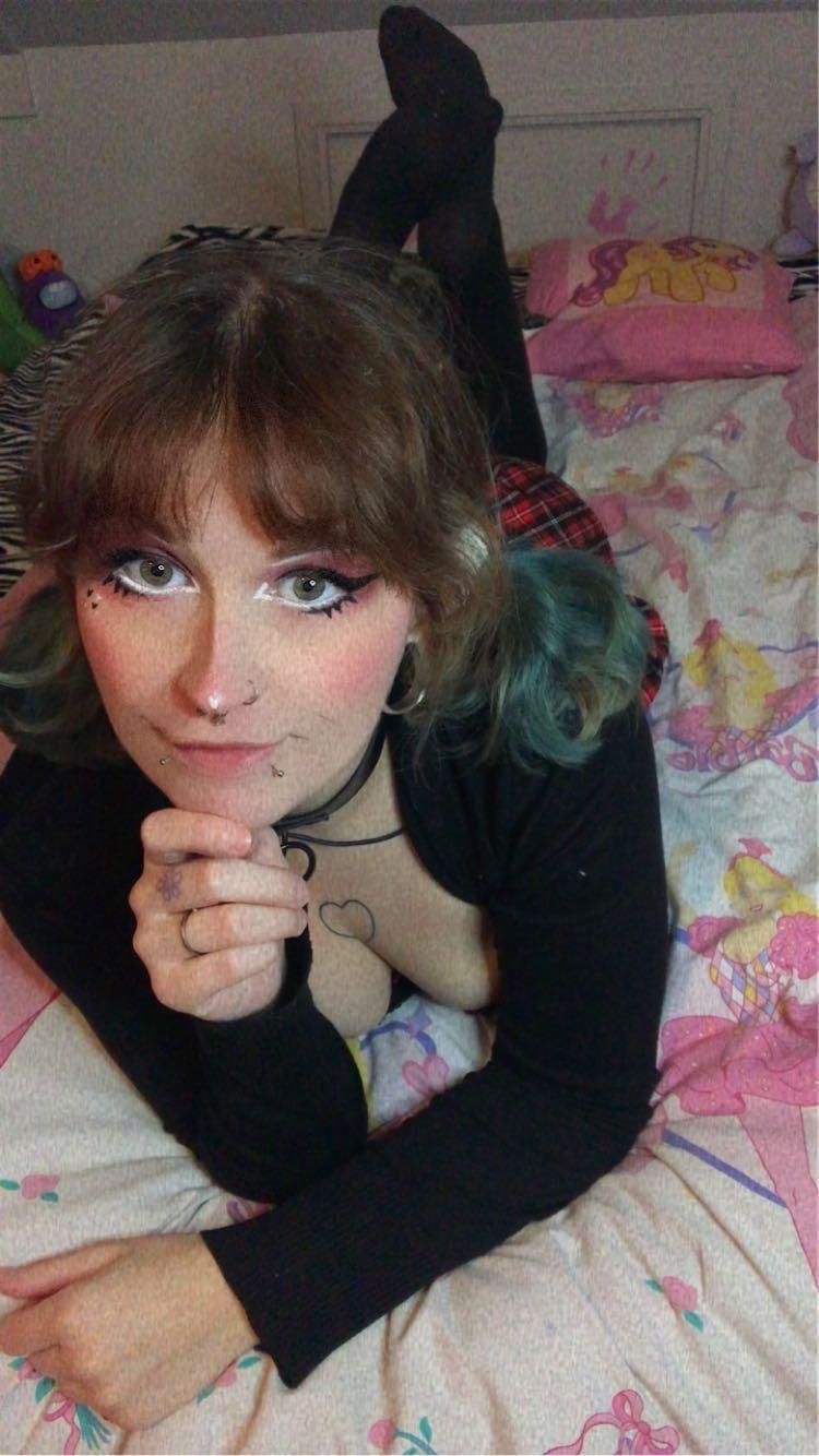 Lolahysteria's media
