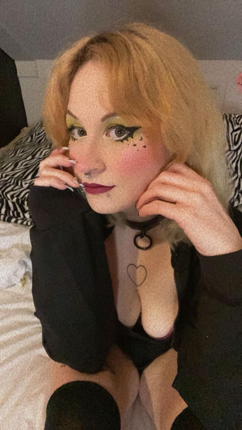 Lolahysteria's media