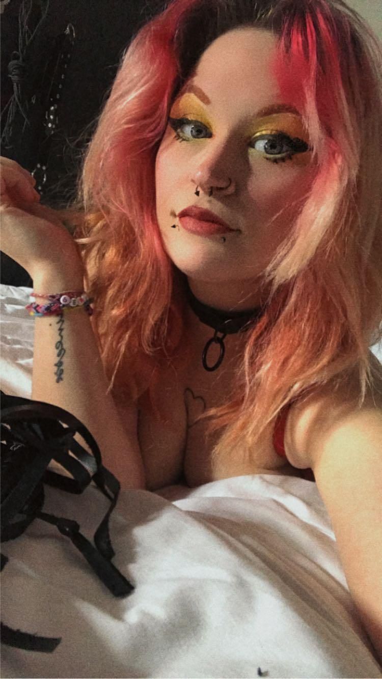 Lolahysteria's media