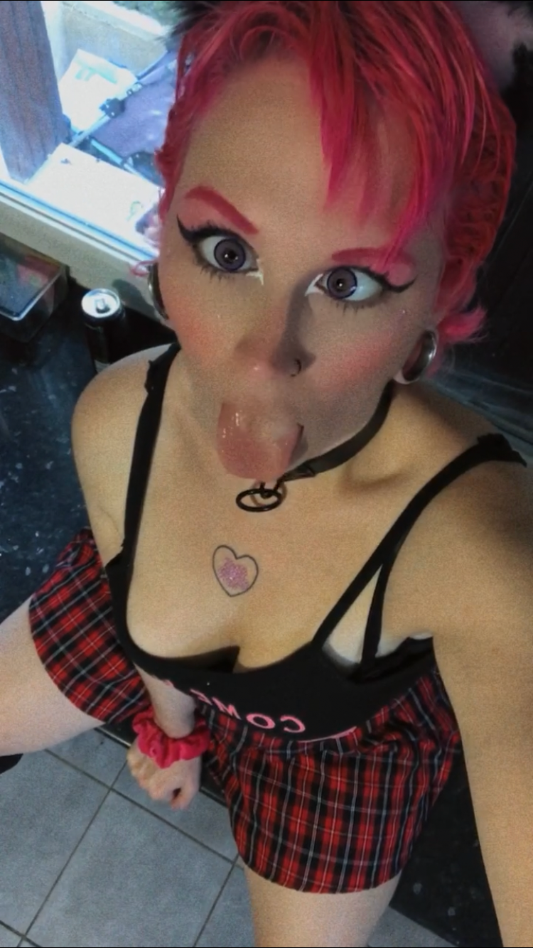 Lolahysteria's media