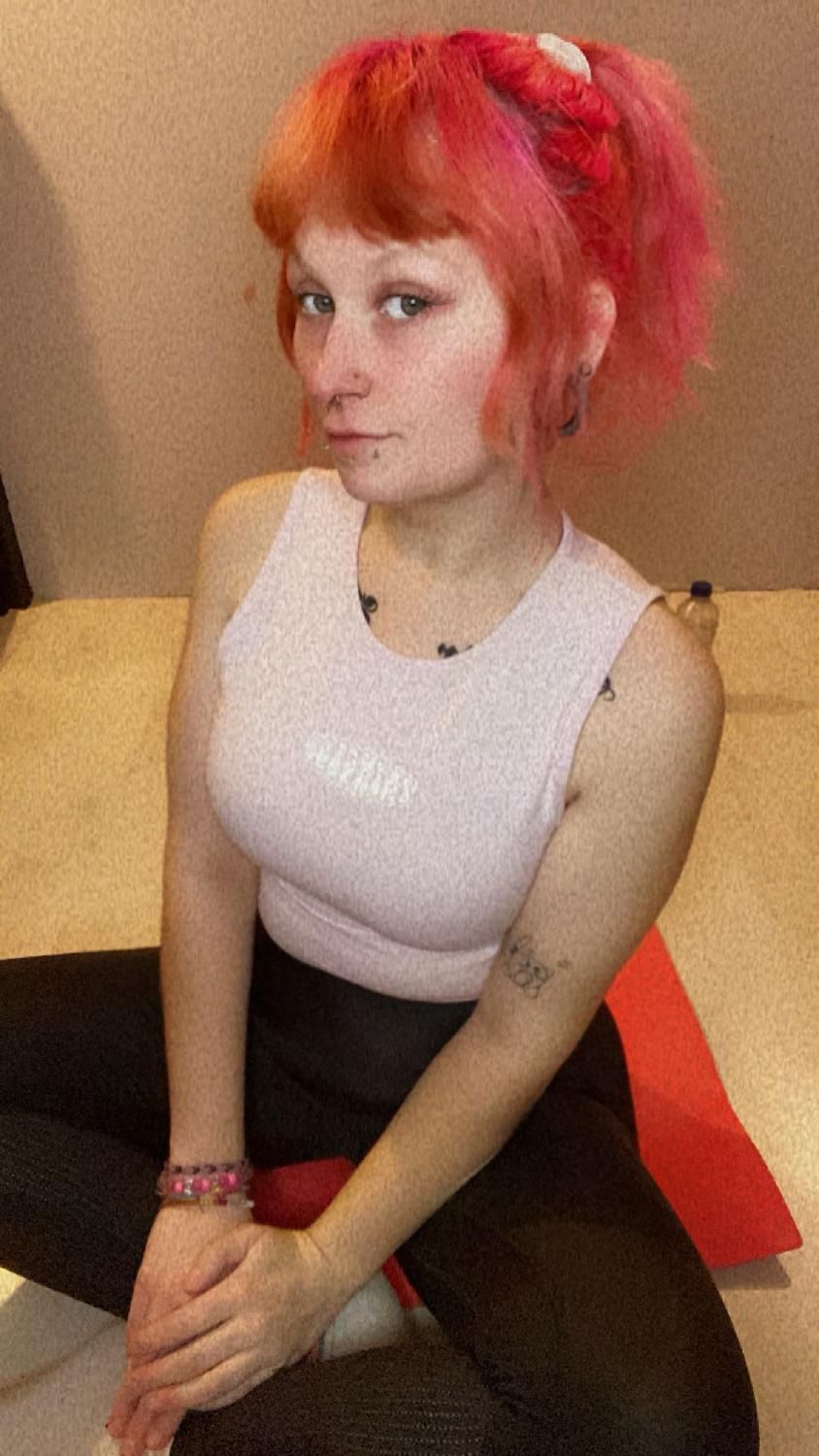 Lolahysteria's media