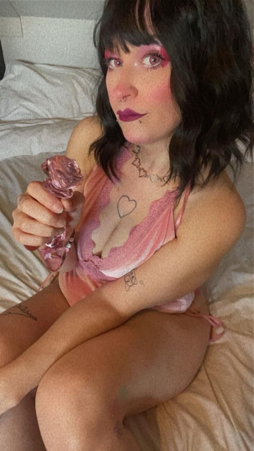 Lolahysteria's media