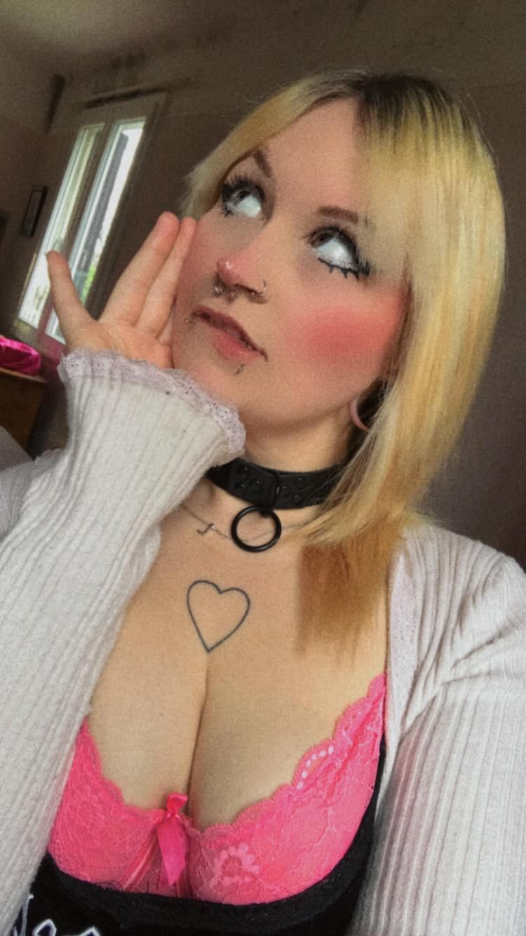 Lolahysteria's media