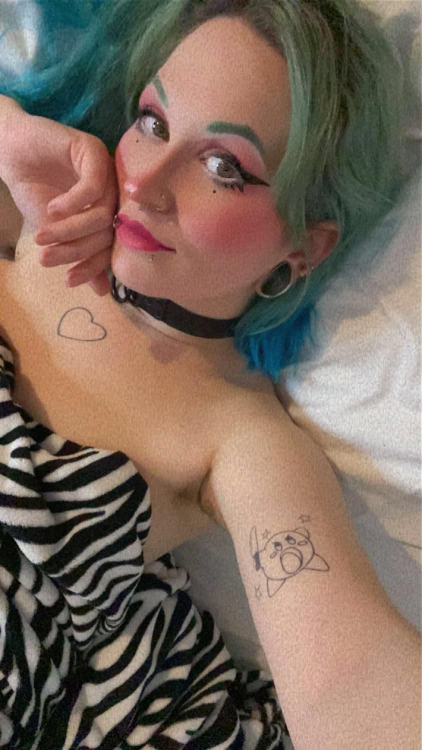 Lolahysteria's media