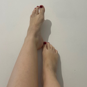 Lolasexyfoot's media