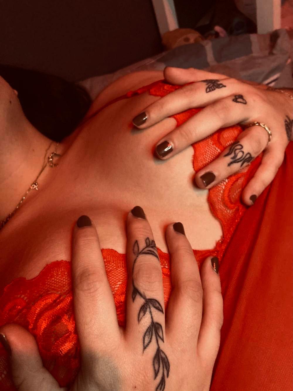 Lonely-girl's media