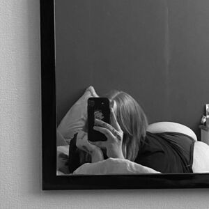 Lonely-girl's media