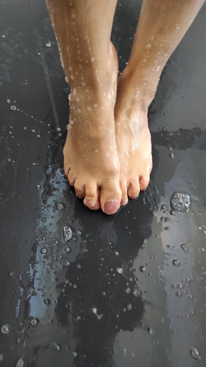 Louandherfeet's media