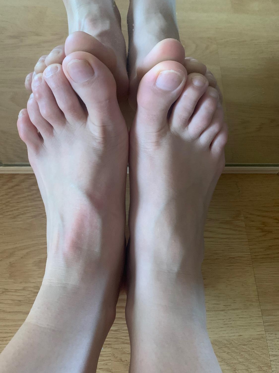 Louefeet's media