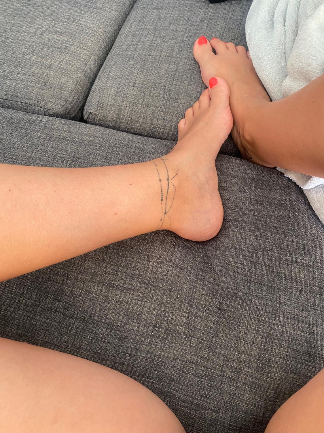 Lousexyfeet's media