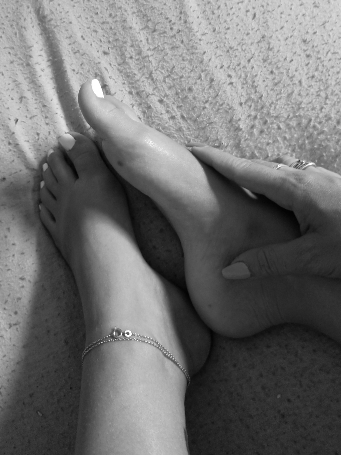 _lovefeetforyou_'s media