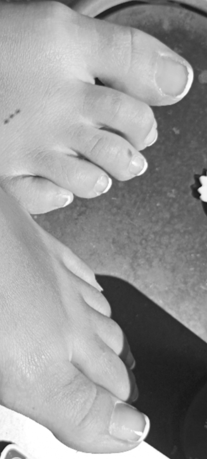 _lovefeetforyou_'s media