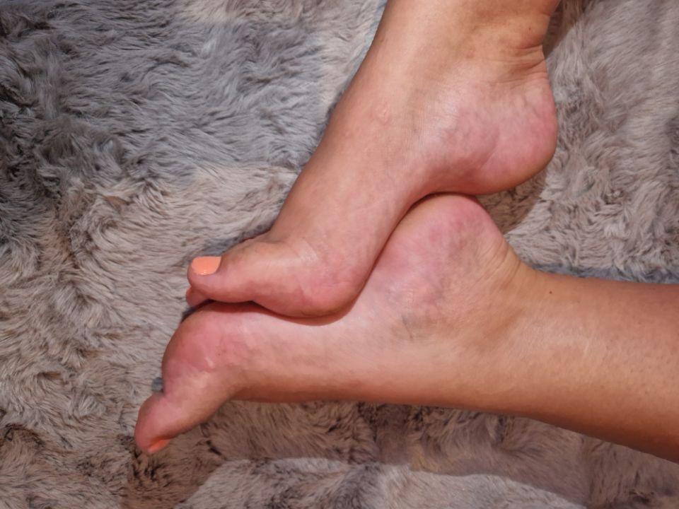 Lovefootfetish's media