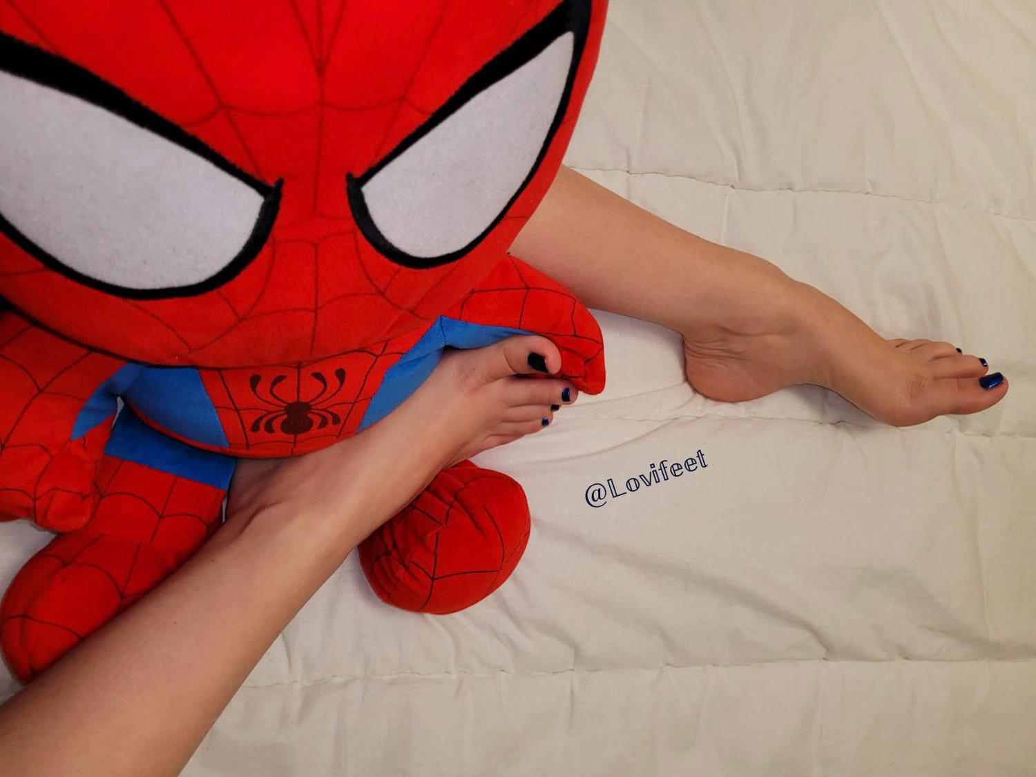 Lovifeet's media