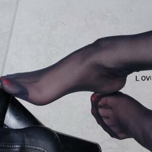 Lovifeet's media