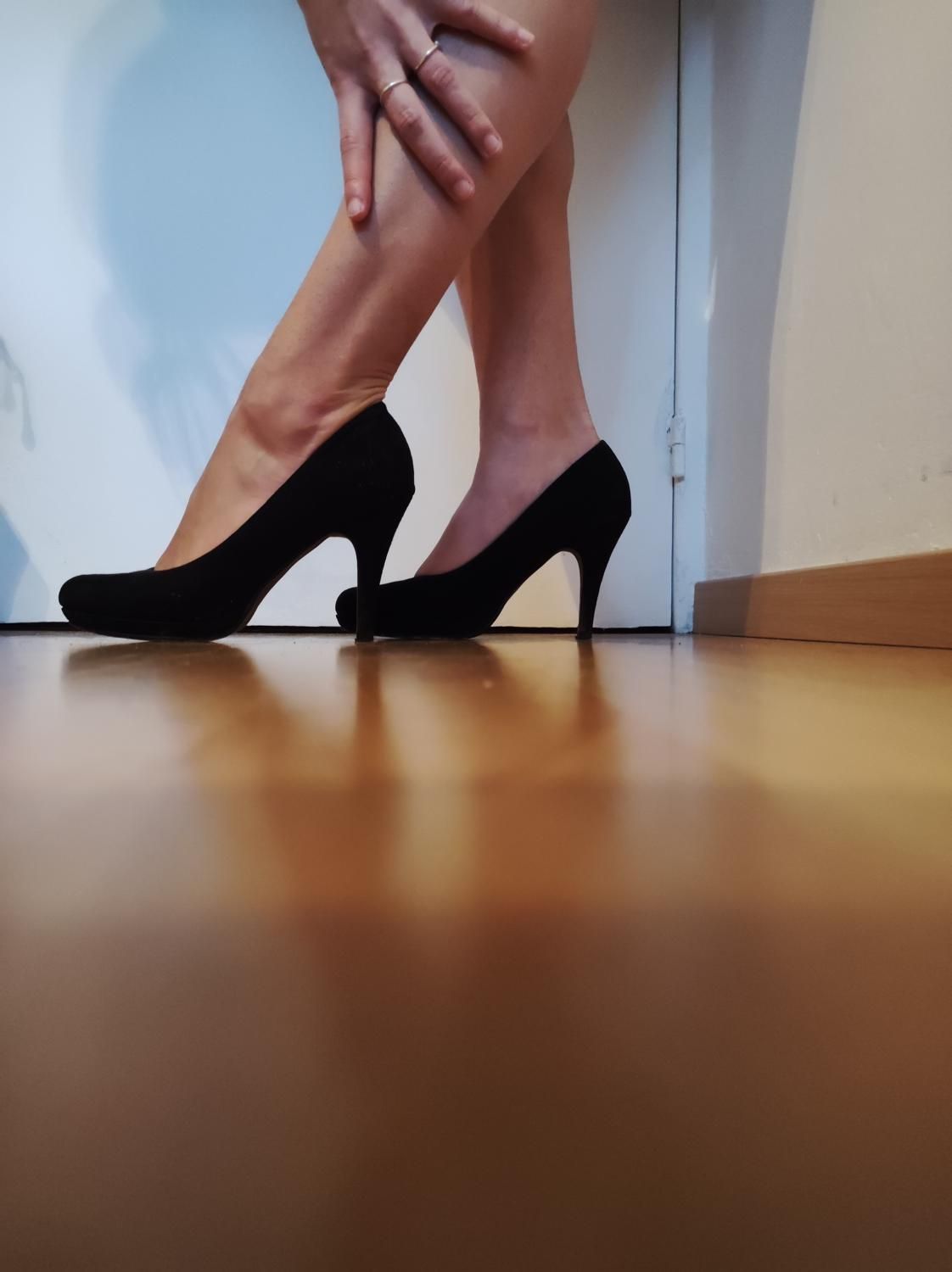 _mademoiselle_feet_'s media