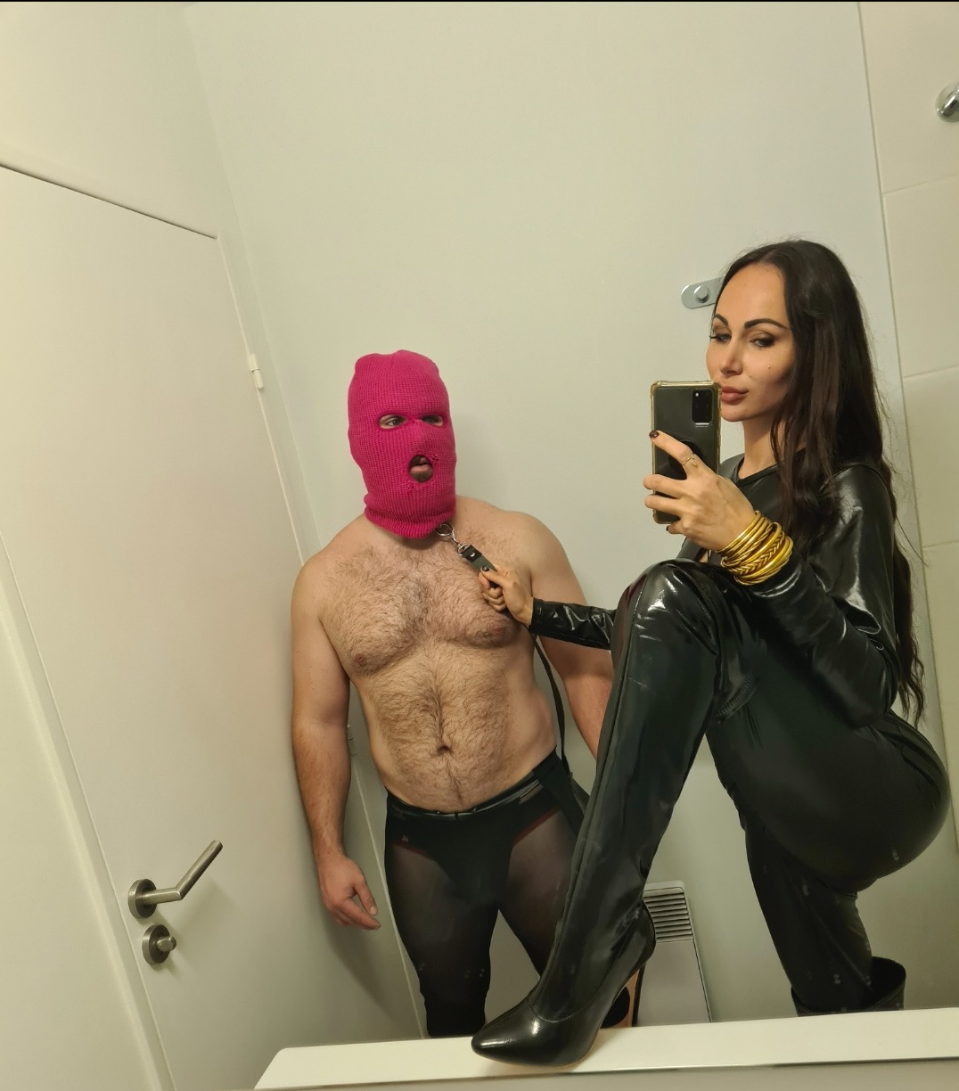 Madrinasexyfeet's media