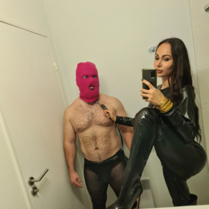 Madrinasexyfeet's media