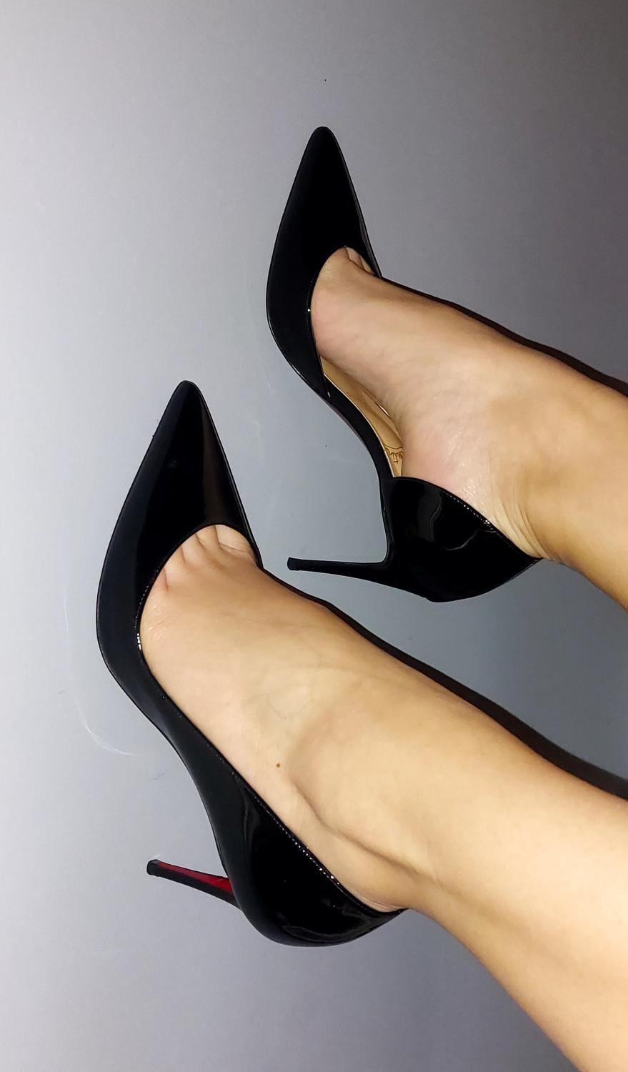 Marie-aux-pieds-magnifiques's media