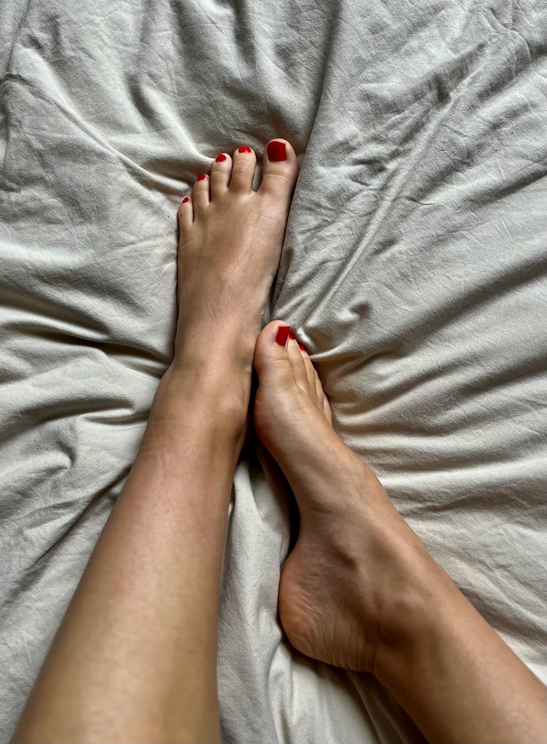 Marie_feetunderthelens's media