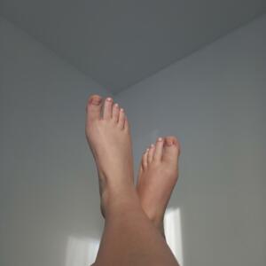 Mariesprettyfeet's media
